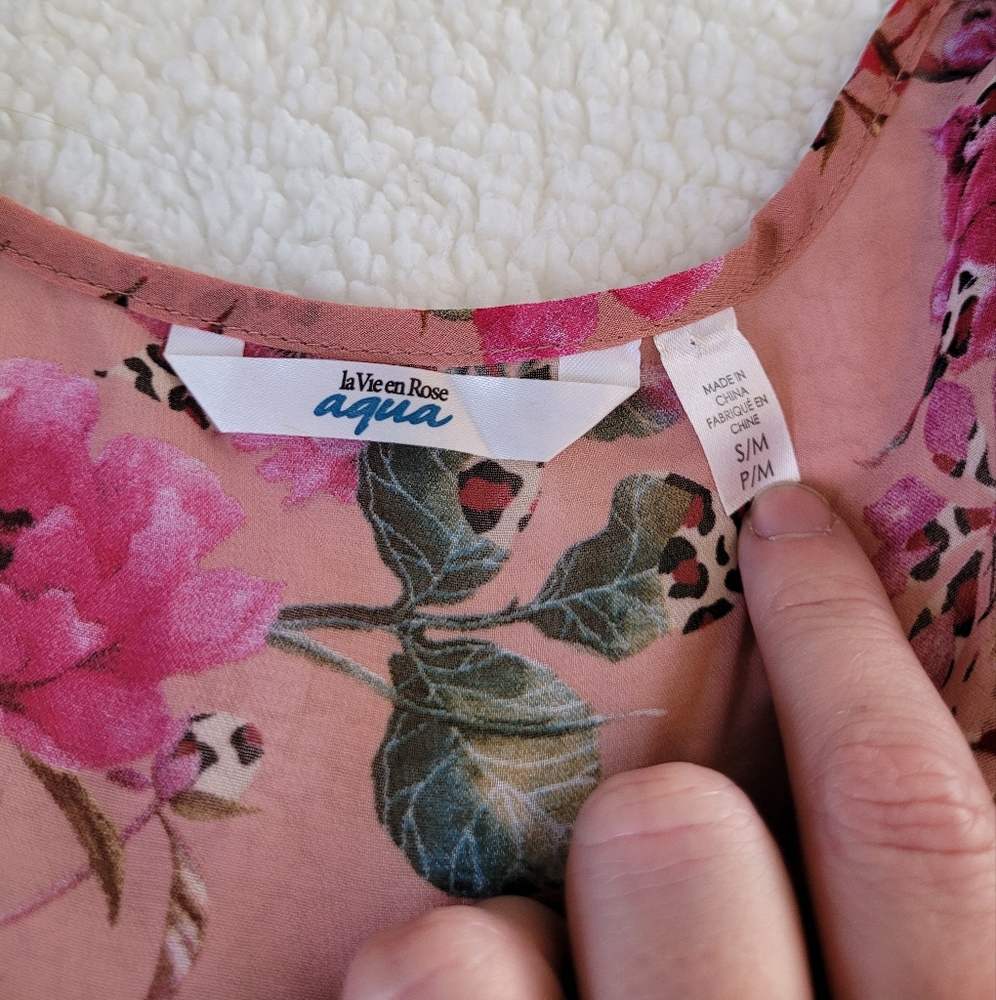 Floral Pink beach cover up - Picture 3 of 4